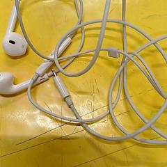 Slúchadlá Filaires Blanc, ako bolo nahlásené IKEA Lille pomocou iLost