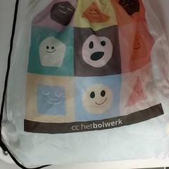 Zwemzak Yassine, rapporterat av Centraal magazijn med iLost