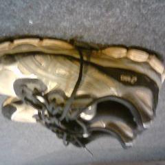 Scarpe asics, come riportato da SnowWorld Landgraaf utilizzando iLost