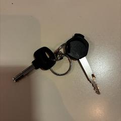 Scootersleutel met sleutel van los slot, come riportato a iLost