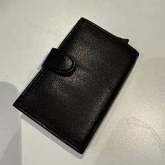 Wallet for cards, as reported by Amsterdam ID Aparthotel using iLost