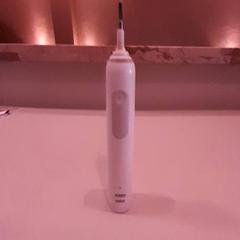 Escova de dentes, como reportado por Van der Valk Hotel Schiphol utilizando o iLost