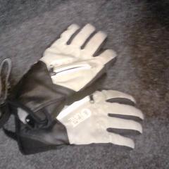 Eskularruak, gisa salatu by SnowWorld Landgraaf iLost erabiliz