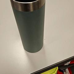 Thermos fles, como reportado por Vrije Universiteit Amsterdam utilizando o iLost