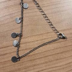 ネックレス がiLostで Connexxion Hoeksche Waard Goeree Overflakkee によって報告されました