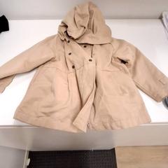 Manteau, a été signalé par IKEA Rouen Tourville-La-Rivière utilisant iLost