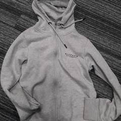 Vest grijs, zoals gemeld door Arriva Vechtdallijnen met iLost