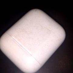 Estuche de airpods, ha sido reportado por TivoliVredenburg con iLost