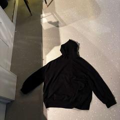 Bunda BLACK, jak nahlášeno Room Mate Bruno pomocí iLost