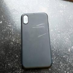 Smartphone - MOUMNI, come riportato da Centraal magazijn utilizzando iLost