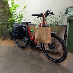 Donker rode Fiets, iLost에 보고됨