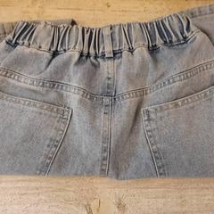 بنطلون جينز Blauw، كما تم الإبلاغ عنه بواسطة DierenPark Amersfoort عبر iLost