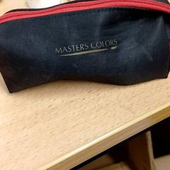 ペンケース Zwart/rood がiLostで Qbuzz GD Groningen HS によって報告されました