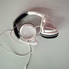 Headphones, as reported by Twisto using iLost