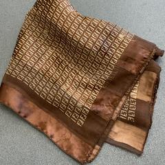 Chiffon braun gold, a été signalé par Schönbrunn "Group Center" utilisant iLost