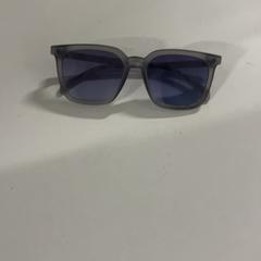 Gafas, ha sido reportado por Silver Sands Beach con iLost