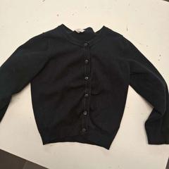 가디건 Zwart Hema, iLost를 사용하여 Avonturenpark Hellendoorn에 보고됨