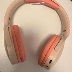 Slúchadlá pink, ako bolo nahlásené Ramada by Wyndham Amsterdam Airport Schiphol pomocou iLost