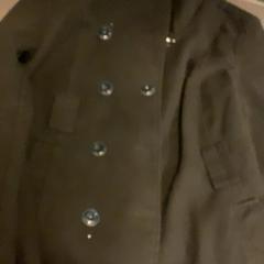 Veste & Manteau, a été signalé par MEININGER Hotel Brussels City Center utilisant iLost