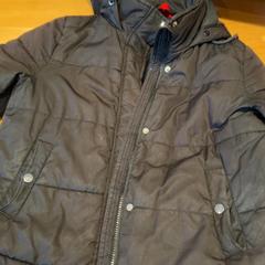 Kurtka Zwart + sleutels in jaszak, zgłoszono przez Pathé Ede przy użyciu iLost