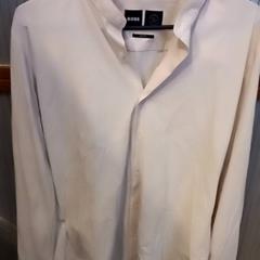 Bluse, som rapportert av Leonardo Royal Hotel Amsterdam ved bruk av iLost