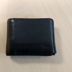 Portemonnee  - Mugaragu، كما تم الإبلاغ عنه بواسطة Centraal magazijn عبر iLost