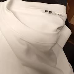 Camisas, ha sido reportado por Mövenpick Hotel Amsterdam City Centre con iLost