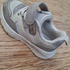 Topánky pre deti Beige, ako bolo nahlásené Gemeente Zeist pomocou iLost