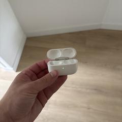 Airpods doosje (zonder oortjes), iLost에 보고됨