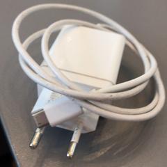 Adapter & Lader Charger type C, som rapportert av MEININGER Hotel Amsterdam Amstel ved bruk av iLost