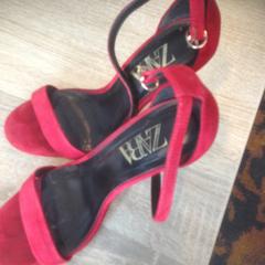 Schoenen, zoals gemeld door Van der Valk Hotel Veenendaal met iLost