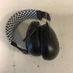 Hörlurar, rapporterat av Artis med iLost