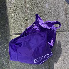 Purple shopping bag, jak bylo nahlášeno na iLost