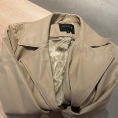 Jacket, as reported by Van der Valk Hotel Eindhoven - Best using iLost