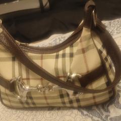 Small shoulder bag, som rapporterats till iLost