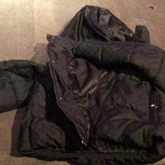 السترة، كما تم الإبلاغ عنه بواسطة De Heeren van Aemstel عبر iLost