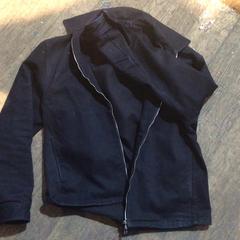 Kurtka, zgłoszono przez De Heeren van Aemstel przy użyciu iLost