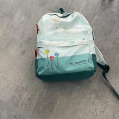 حقائب الظهر والحقائب النهارية، كما تم الإبلاغ عنه بواسطة Arriva Achterhoek-Rivierenland عبر iLost