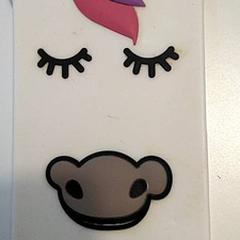 Smartphonearen estalkia, gisa salatu by IKEA Gent iLost erabiliz