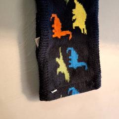 Hajszalag Bleu marine avec des dinosaures, amint azt IKEA Hénin-Beaumont az iLost segítségével jelentette.