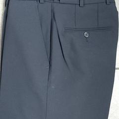 Vestiario - Broek, come riportato da Centraal magazijn utilizzando iLost