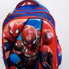 Motxila, gisa salatu by Hermes Eindhoven iLost erabiliz