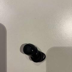 Earbud, rapporterat av Amsterdam ID Aparthotel med iLost