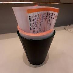 Jogo de dados, como reportado por Van der Valk Hotel Schiphol utilizando o iLost