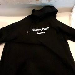 Hoodie Zwart, zoals gemeld door Van der Valk Hotel Schiphol met iLost