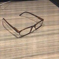 Brýle Bruin, jak nahlášeno Van der Valk Hotel Zwolle pomocí iLost