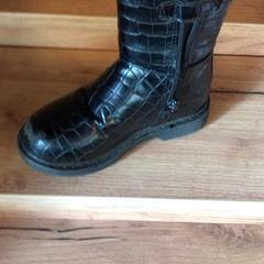 الحذاء، كما تم الإبلاغ عنه بواسطة Attractie- & Vakantiepark Slagharen عبر iLost