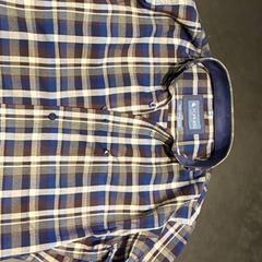 Košeľu, ako bolo nahlásené Universiteit Gent - Faculteitsbibliotheek LW pomocou iLost