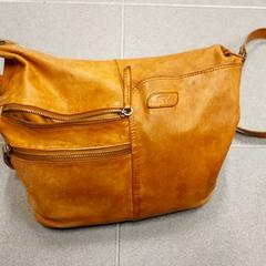 Väska - Handtas Seghers, rapporterat av Regio Limburg - Leuven med iLost