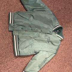 Jaqueta groen, segons ha informat Burgers' Zoo mitjançant iLost